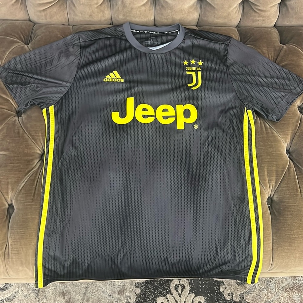 Adidas 2018/19 Juventus 3rd Away Large Football Jersey